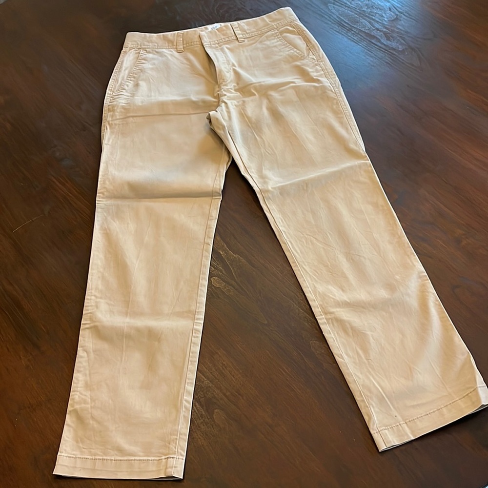 Gap straight khaki